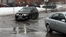 Tirpstantis sniegas Vilniuje užtvenkė ežerus