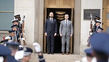 W. Kosiniakas-Kamyszas ir P. Hegsethas / OLIVER CONTRERAS / AFP