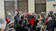 Graikijoje nesiliauja protestai d4l traukinio avarijos