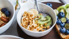 Granola su vaisiais