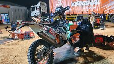 Dakaro vieni&scaron;ių &bdquo;The Original by Motul&ldquo; miestelis bivake
