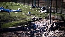 Ukrainos mokyklos stadione sprogo artilerijos sviedinys 