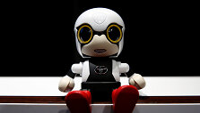 &bdquo;Toyota&ldquo; ketina pasiūlyti rinkoje puodelio dydžio &scaron;nekantį robotą vardu &bdquo;Kirobo Mini&ldquo;