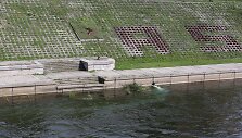 Į Nerį tekantis ry&scaron;kiai žalias vanduo