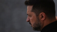  / AP