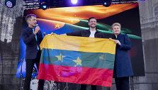 Jurijus Veklenko, Dalia Grybauskaitė