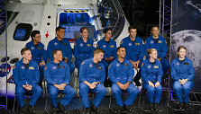 12 naujų NASA astronautų