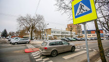 Verkių gatvėje sugadinta saugumo salelė 