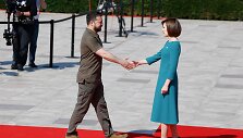 Ukrainos prezidentas Volodymyras Zelenskis ir Moldovos lyderė Maia Sandu