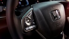 De&scaron;imtos kartos &bdquo;Honda Civic&ldquo; bandymai Barselonoje