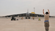 JAV bombone&scaron;is B-52 bazėje Katare