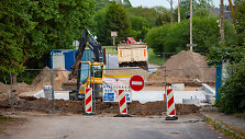 Perstatomas tiltas per Dūk&scaron;tos upę Mai&scaron;iagaloje (Vilniaus raj.)