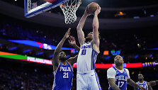 Domantas Sabonis ir Joelis Embiidas
