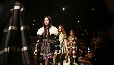 &bdquo;Burberry&ldquo; 2016 m. rudens kolekcijos pristatymas