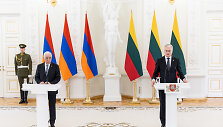 Vaagnas Chačaturianas, Gitanas Nausėda