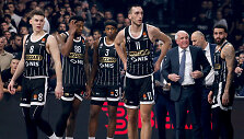 &bdquo;Partizan&ldquo; žaidėjai ir Željko Obradovičius