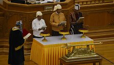 Htin Kyaw (trečias i&scaron; kairės) prisaikdintas Mianmaro prezidentu.