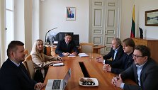 Kultūros ministras Ignotas Adomavičius Kultūros ministerijoje susitiko su kultūros sektoriaus darbuotojams atstovaujančių profesinių sąjungų atstovais.