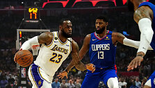 LeBronas Jamesas prie&scaron; Paulą George'ą
