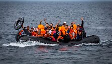 Migrantai ir pabėgėliai atplaukia į Lesbo salą
