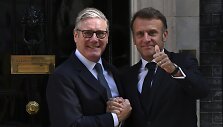 Keiras Starmeris ir Emmanuelis Macronas / Thomas Krych / AP