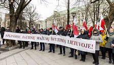 Lenkų protestas dėl mokyklų jungimo