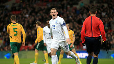 Wayne'as Rooney įmu&scaron;ė įvartį 7 min.