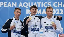 Andrius &Scaron;idlauskas (de&scaron;inėje) i&scaron;kovojo Europos čempionato bronzą. Auksą laimėjo Nicolo Martinenghi, bronzą - kitas italas Federeico Poggio.