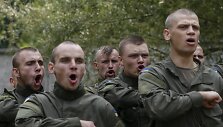 Ukrainos ultranacionalistų savanorių pulko &bdquo;Azov&ldquo; karių rungtynės