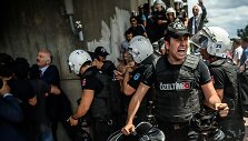 Turkijos policija vaikė protestuotojus