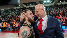 Mike'as Jamesas ir Sa&scaron;a Obradovičius