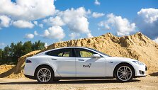 Tesla Model S 70 D