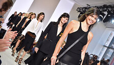 &bdquo;Michael Kors&ldquo; 2016 m. pavasario-vasaros kolekcijos pristatymo momentas 