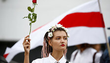 Minske tęsiasi protestai &ndash; moterys stojo į &bdquo;Baltą grandinę&ldquo;