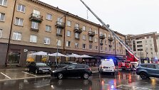 Į namą esantį &scaron;alia Seimo skubėjo ugnegesiai gelbėtojai