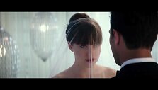 Dakota Johnson filme &bdquo;Penkiasde&scaron;imt i&scaron;laisvintų atspalvių&ldquo;