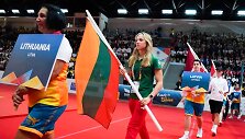 Plaukikė Smiltė Plytnykaitė EJOF uždarymo ceremonijoje