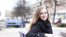 Trečios kartos Amerikos lietuvė, 22 metų Kendra Kir&scaron;onis, gimė ir augo Los Andžele, saulėtoje Kalifornijoje. 