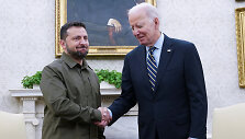 V.Zelenskis ir J.Bidenas