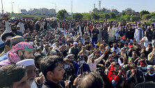 Pakistano sostinė blokuota dėl protestų prie&scaron; Prancūziją