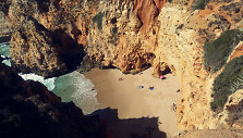 Slaptieji paplūdymiai tarp uolų. Ponta da Piedade, Lagos