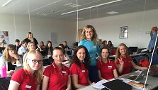 LSU doc. dr. Vilma Dudonienė su studentais