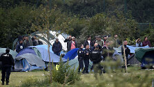 &Scaron;iaurės Prancūzijoje policija i&scaron;keldina migrantus i&scaron; didžiulės stovyklos