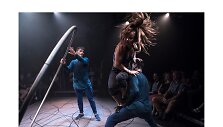 &Scaron;iuolaikinio cirko festivalis &bdquo;Cirkuliacija&ldquo; Kaune. Barely Methodical Troupe &bdquo;SHIFT&ldquo;