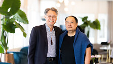 Smukininkas Robertas Chenas ir Taivano nacionalinio simfoninio orkestro direktorius Liu Suan-Yung