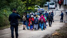 Migrantai Serbijos - Kroatijos pasienyje