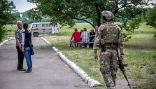Ukrainos fronte esančio miestelio kasdienybė