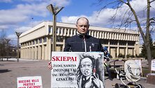 Mitingas prie&scaron; skiepus