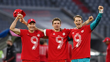 Robertas Lewandowskis, Thomasas Mulleris ir Manuelis Neueris