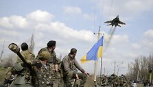 Ukrainos naikintuvas praskrido vir&scaron; karių Kramatorsko mieste